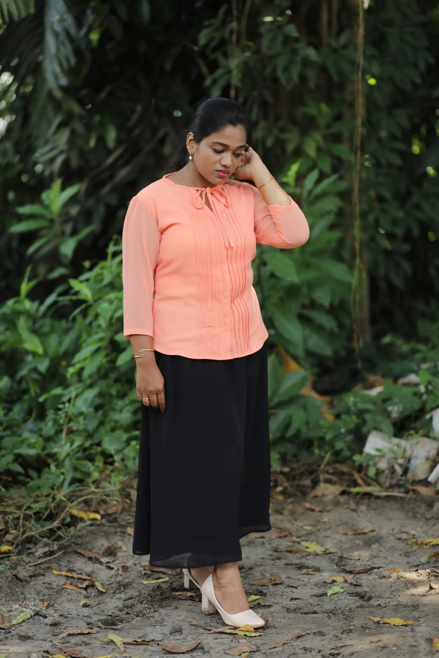 SHORT TOP (WITH TIE OR WITH KNOT)