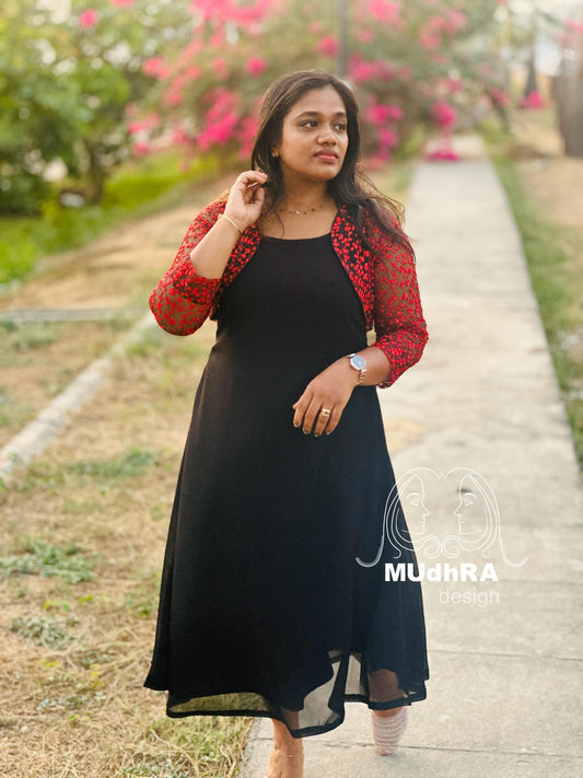 AlineKurti with Shrug