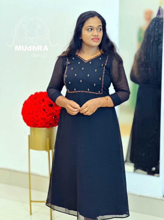 Aline Kurti (Black) (MUD001120)